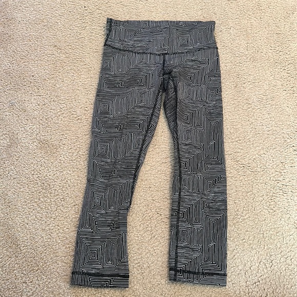 Lululemon Women’s Leggings Size 4 - Picture 1 of 5